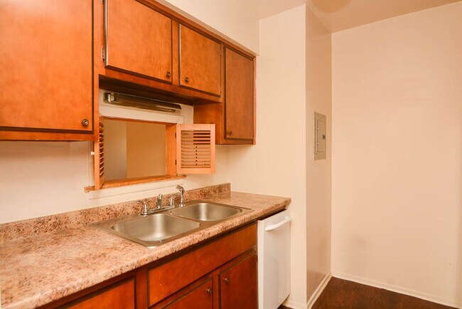 Foto del edificio - 665 W Wrightwood Ave