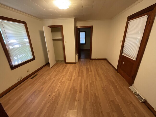 Foto del edificio - 28 St Mary Ave NW