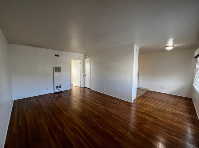 Building Photo - 3024-3034 Luna Drive