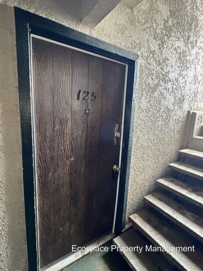 Photo - 2 Bedroom 1 Bathroom Garden Level Apartmen... Apartment