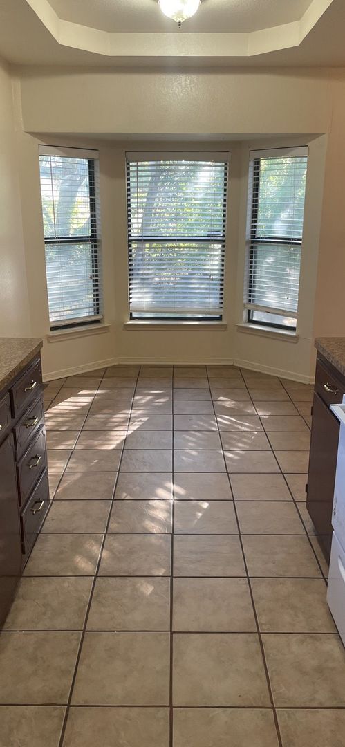 Foto del edificio - HUD/SECTION 8 ACCEPTED - AVAILABLE NOW!