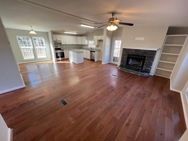 Foto del edificio - Lovely 3 bedroom 2 bath home available to ...