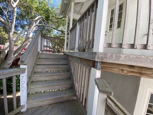Foto del edificio - 790 Lighthouse Ave
