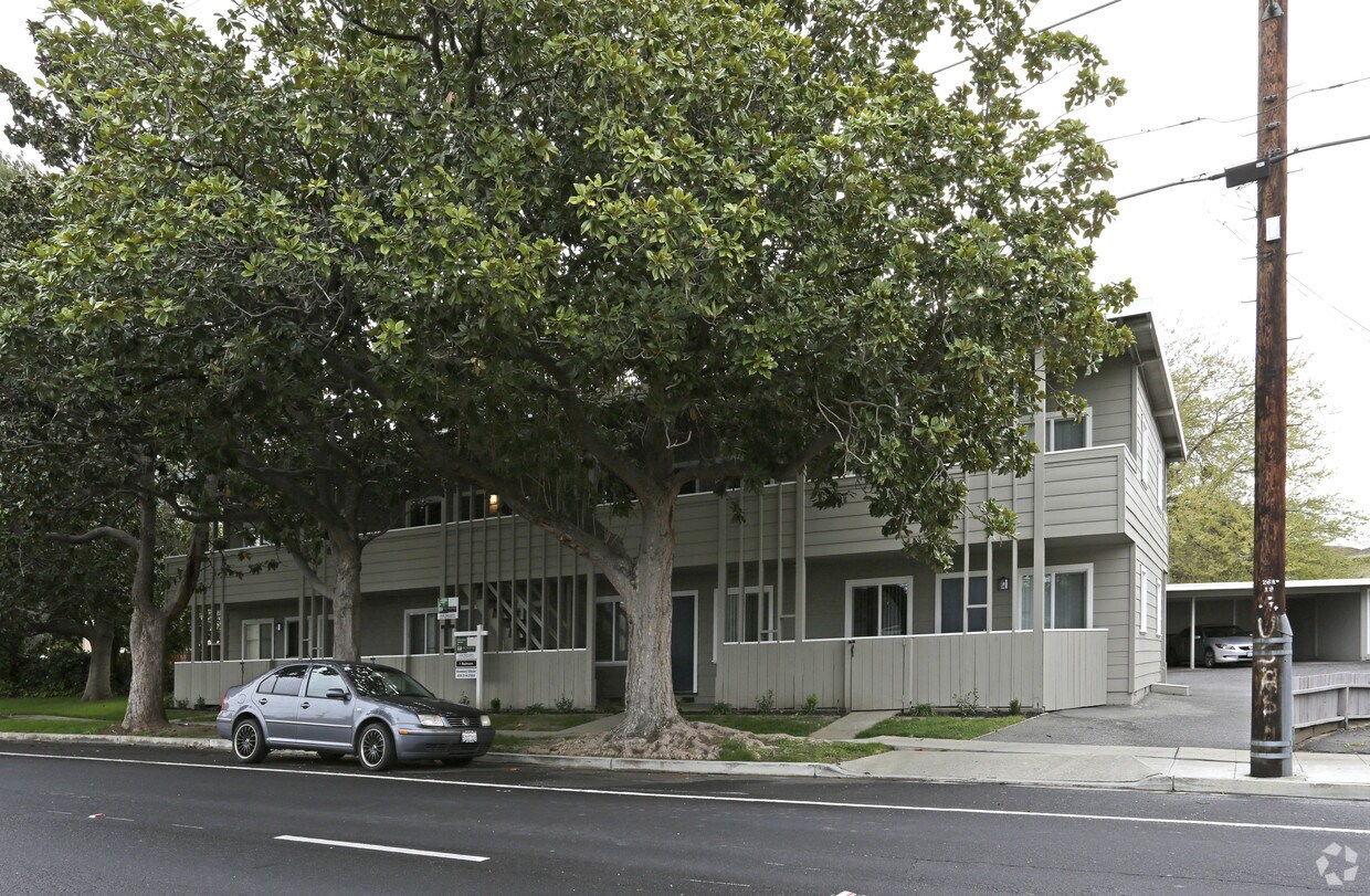 Building Photo - 593 Saratoga Ave