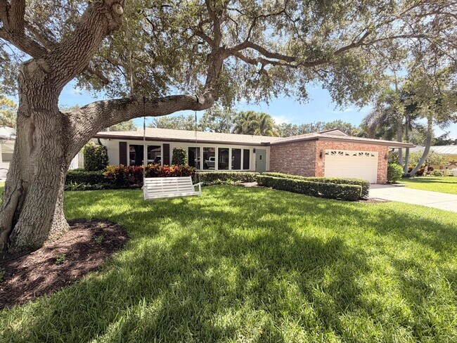 Foto del edificio - 1390 NW 4th St