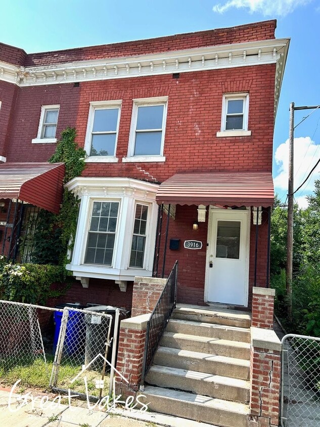 Foto principal - Lovely 4 Bedroom 2 Bathroom now available ...