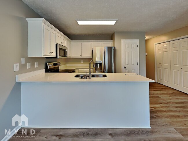 Foto del edificio - 721 Wildwood Dr