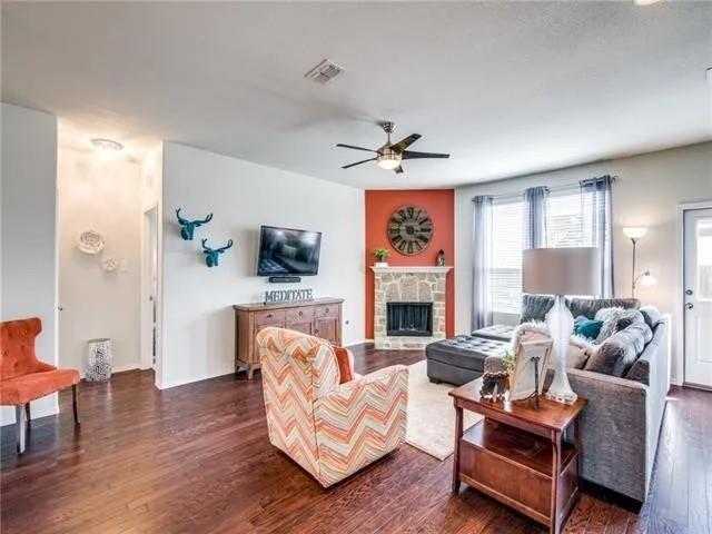 Foto del edificio - 3104 Walker Creek Dr