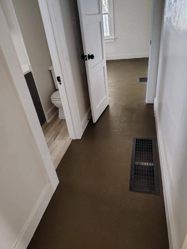 Building Photo - 3.0 bedroom in Richmond Indiana 47374