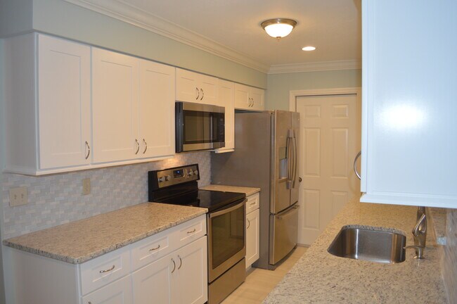 Building Photo - 2068 Java Plum Ave