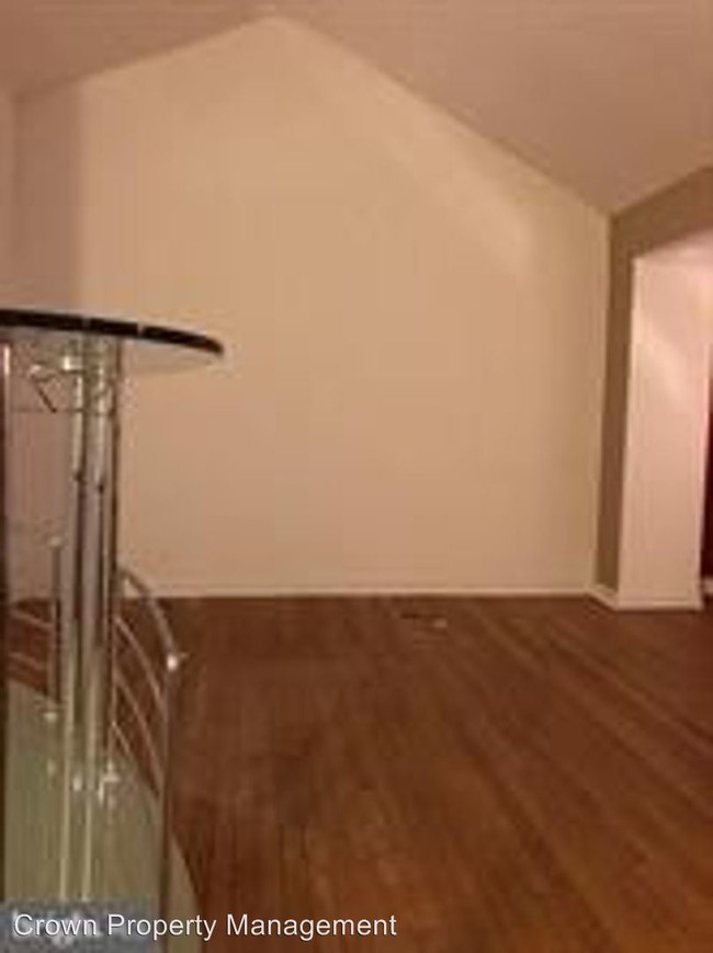 Building Photo - 20307 Beaconfield Terrace