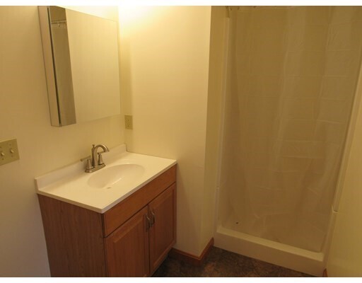 Building Photo - 225 Elm St