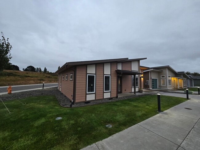 Foto del edificio - Senior Living Community (55+) - Built In 2...