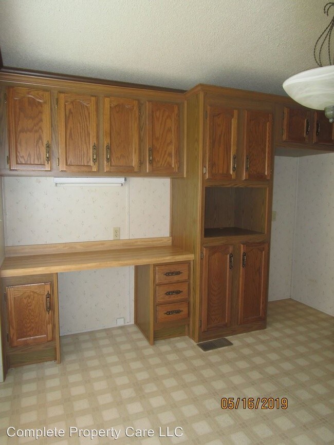 Building Photo - 2800 S Andrews Rd