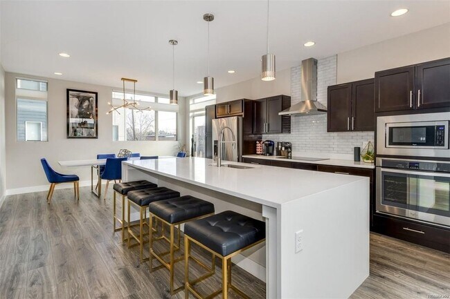 Foto del edificio - 1702 Fenton St