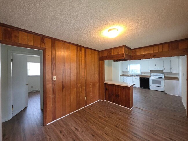 Foto del edificio - 6501 Barrington Dr
