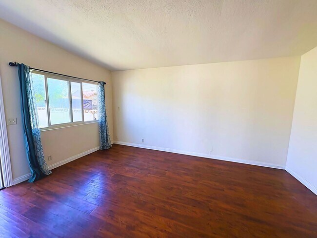 Foto del edificio - 2 Bedroom Rancho Cucamonga Unit