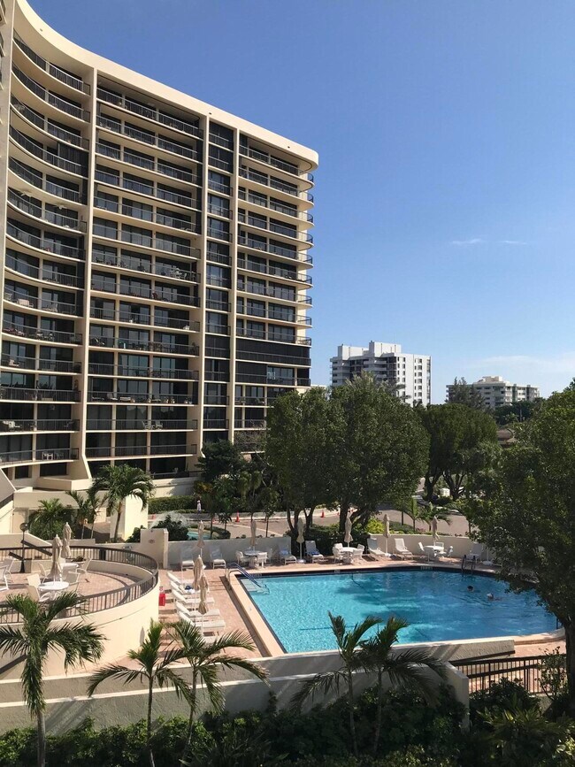 Building Photo - 4740 S Ocean Blvd