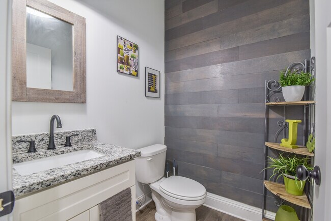 Foto del edificio - 100 Glenview Ln