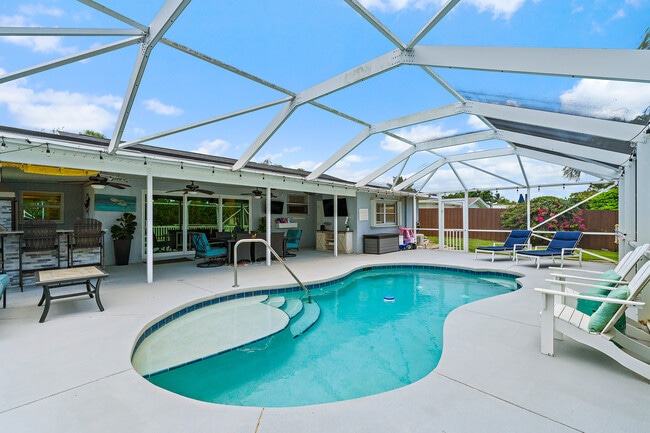 Foto del edificio - 9674 Dogwood Ave