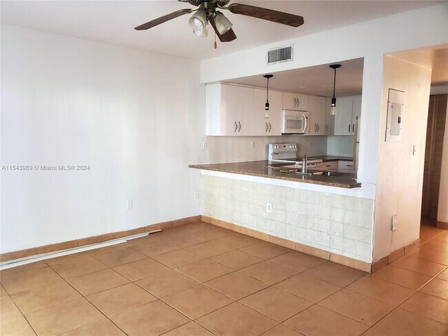 Foto del edificio - 9191 Fontainebleau Blvd