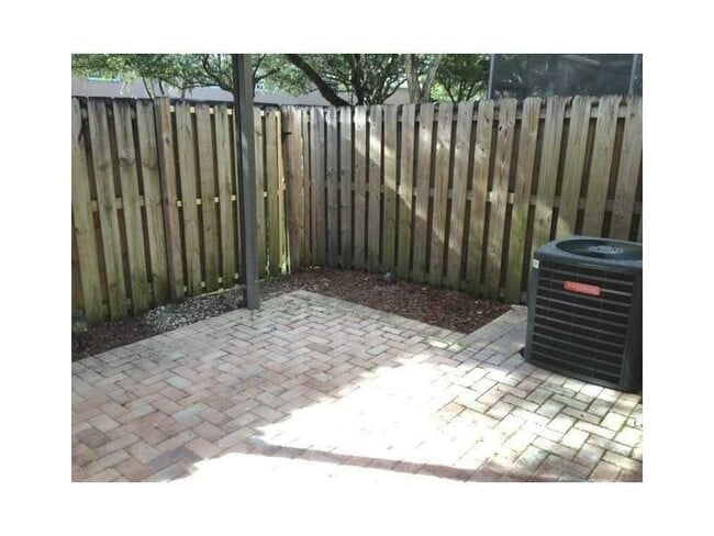 Foto del edificio - 5033 SW 121st Terrace