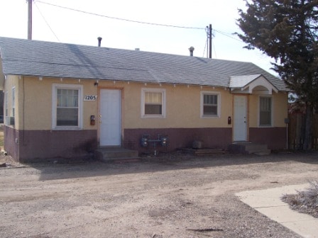 Building - 1205 Hall St
