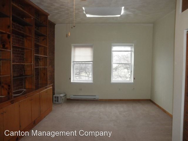 Primary Photo - 111 S Linwood Ave
