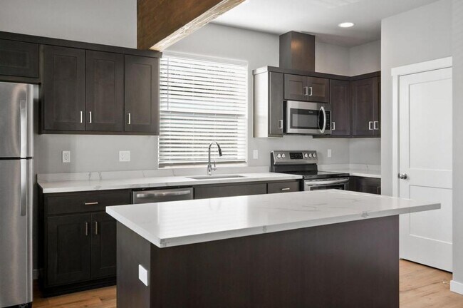 Foto del edificio - 4447 Sunnyside Rd SE