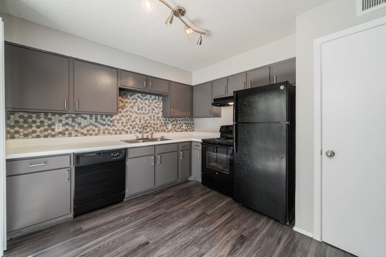 Shadow Ridge Apartments in Arlington, TX