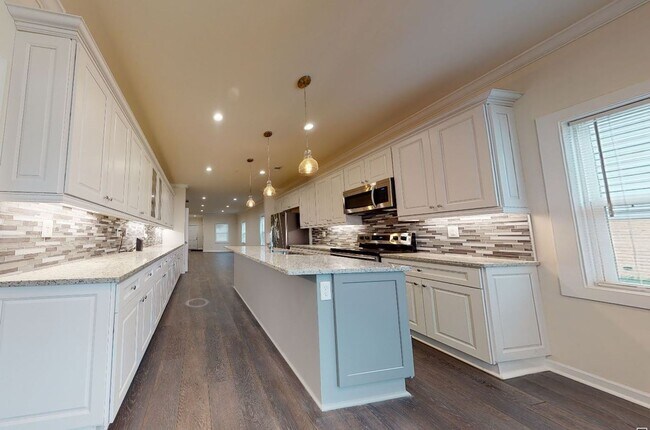 Foto del edificio - New Built Rambler in Crestwood Place