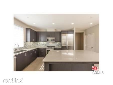 Building Photo - 12895 Runway Rd