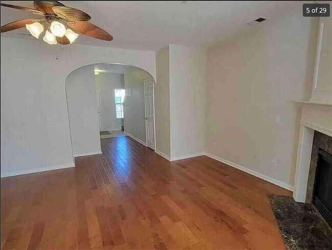 Building Photo - 255 Azalea Cir