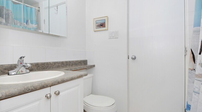 Building Photo - Hendry House