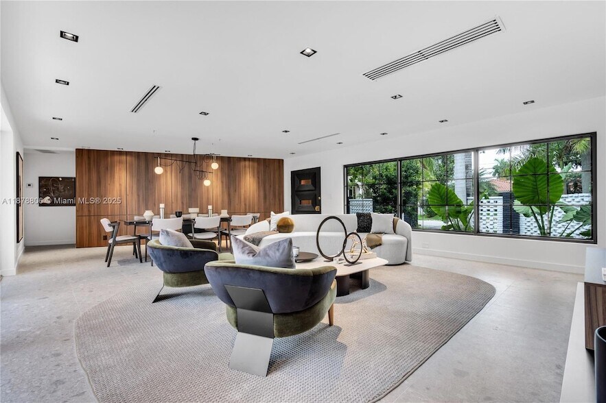 Foto principal - 2500 Bayview Dr
