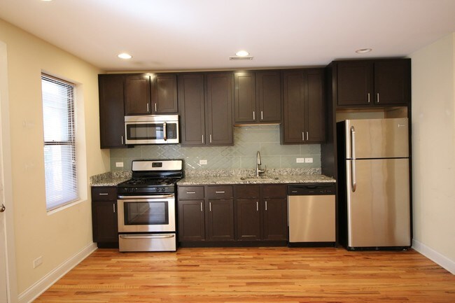 Foto del edificio - 4927 N Winthrop Ave