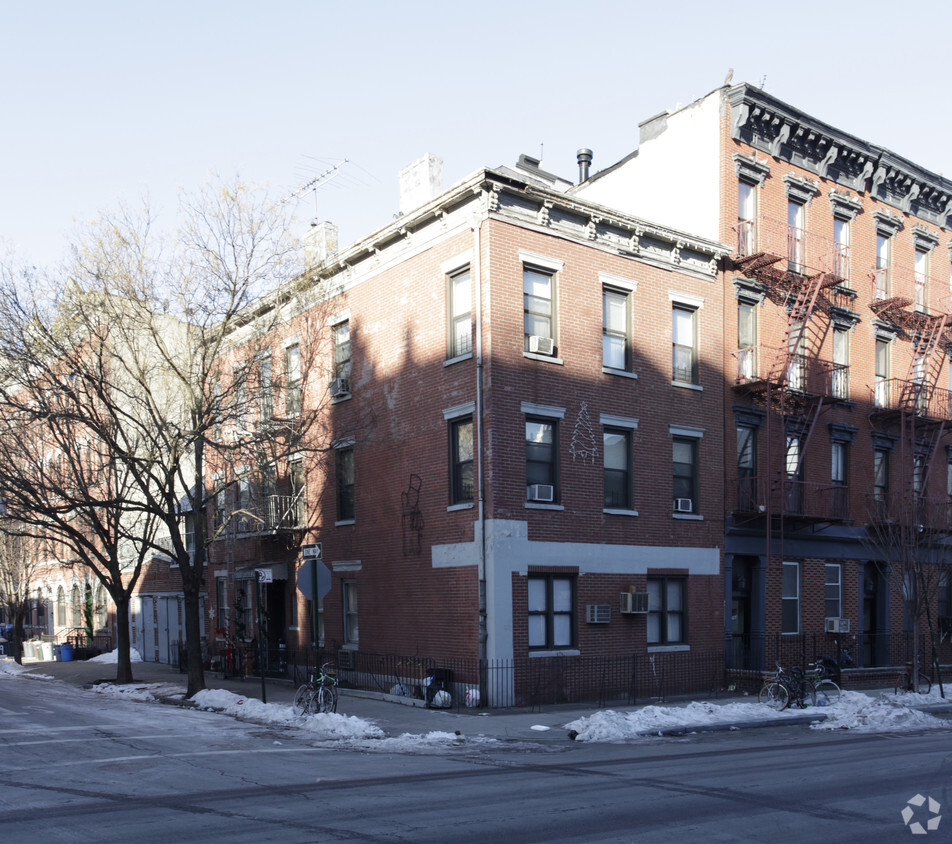 Foto principal - 161 Franklin St