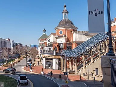 Foto del edificio - 1915 Towne Centre Blvd