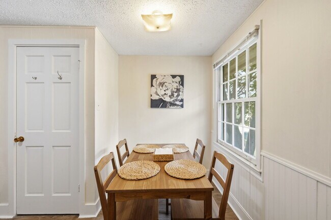 Foto del edificio - 328 River Walk Dr