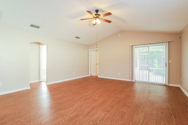 Building Photo - 3111 Wavering Ln