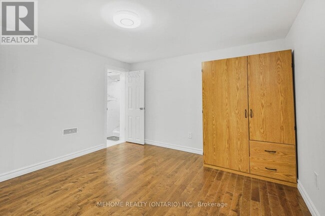 Building Photo - 351 Conant St