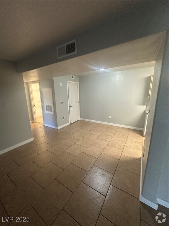 Building Photo - 950 Seven Hills Dr
