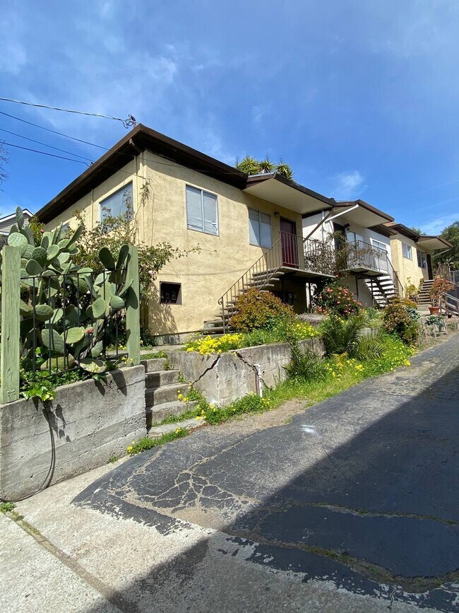 Building Photo - 132 Richmond Ct