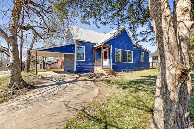 Building Photo - 1303 S Scullin Ave