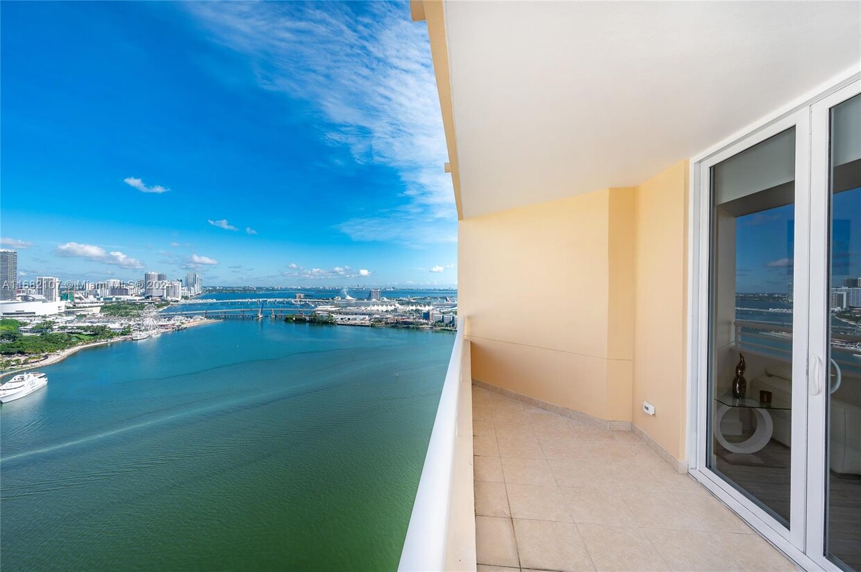 Foto principal - 808 Brickell Key Dr