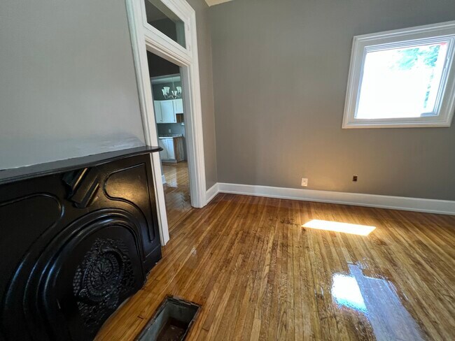 Fotografía del edificio - 76 Huffman Ave