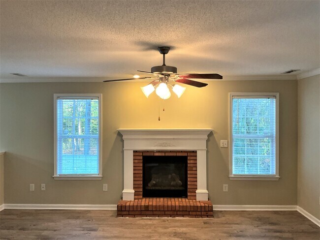 Building Photo - 29 Claiborne Trl