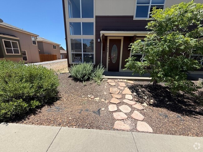 Building Photo - 1488 S Noelle Ln