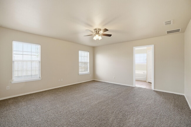 Foto del edificio - 9304 Remington Avenue