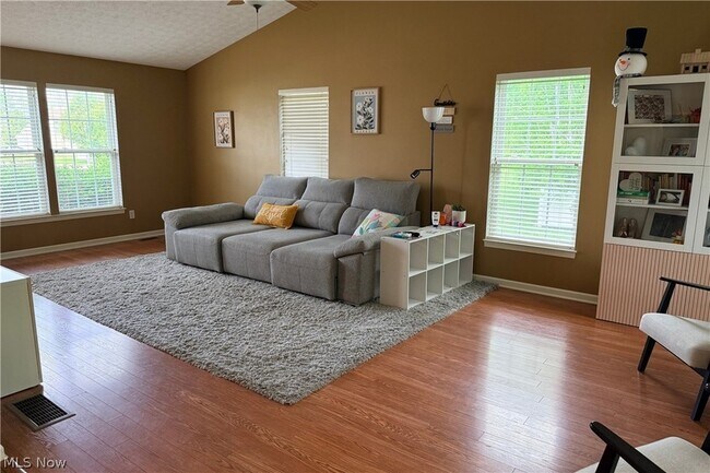 Foto del edificio - 167 Creekledge Ln